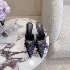 Balenciaga Slippers